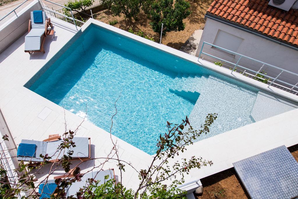 Apartments Zambarlin Komiza Exterior photo