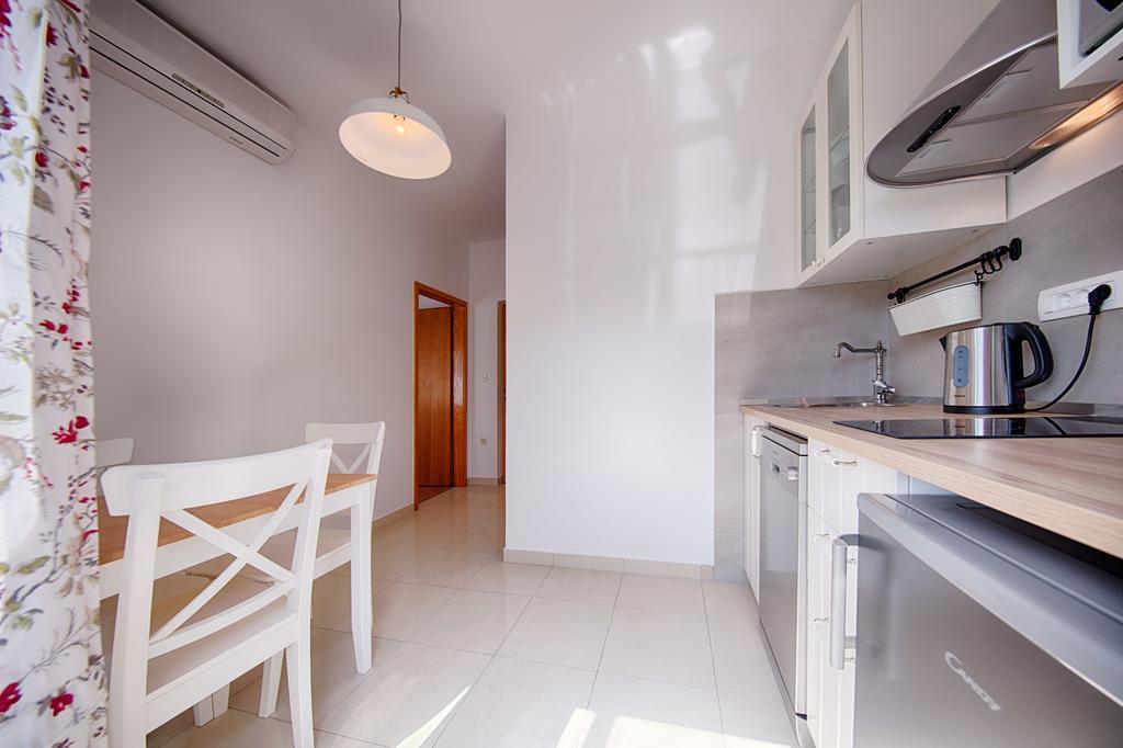 Apartments Zambarlin Komiza Exterior photo