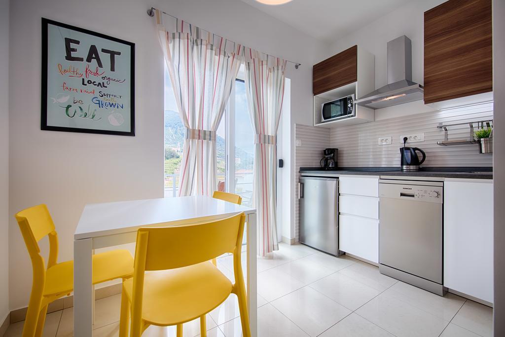 Apartments Zambarlin Komiza Exterior photo