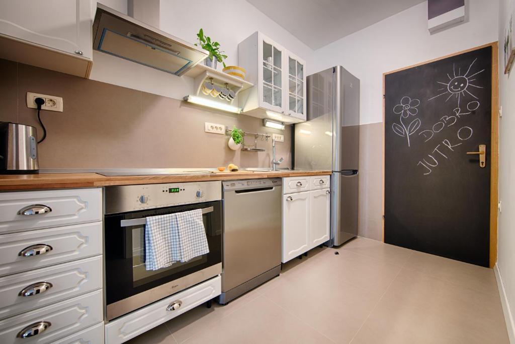 Apartments Zambarlin Komiza Room photo