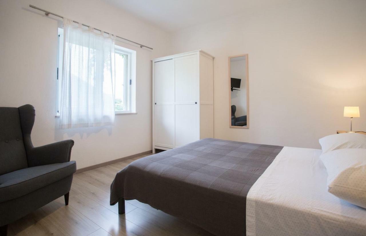 Apartments Zambarlin Komiza Exterior photo